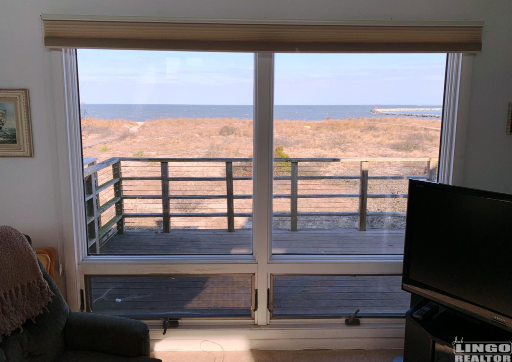 35+pilot+point+living+room+view+of+beach+and+bay 35 Pilot Point Rental Property 35+pilot+point+living+room+view+of+beach+and+bay 35 Pilot Point Rental Property