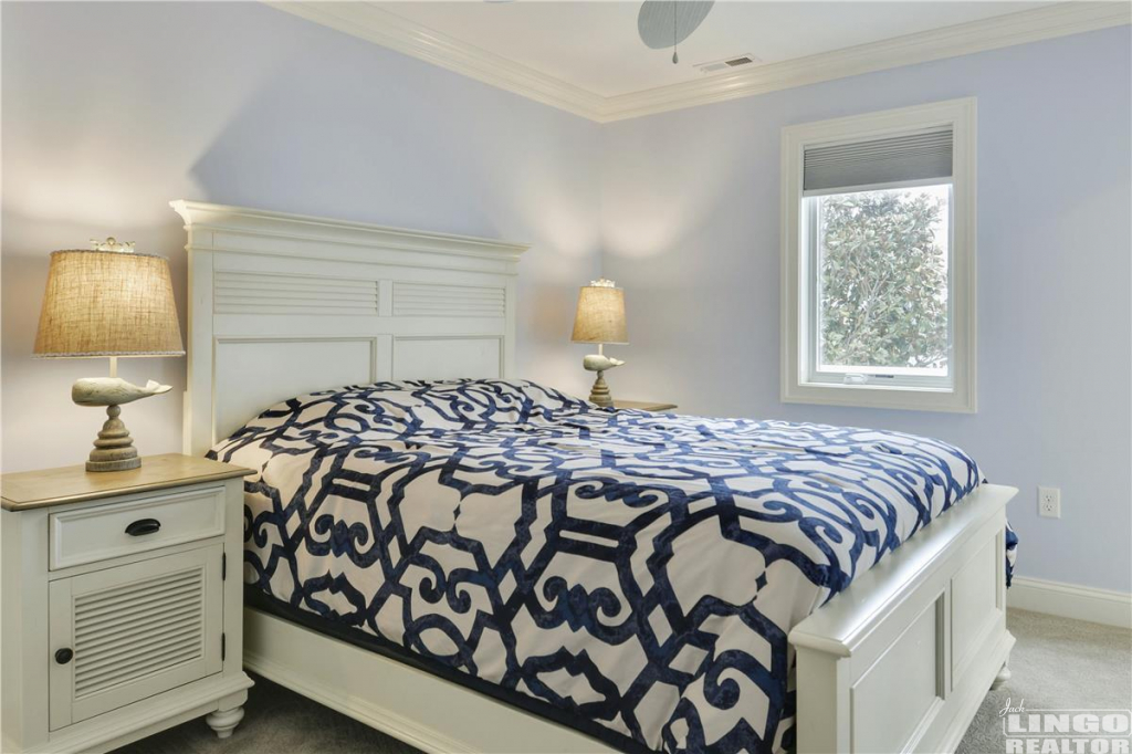 Middle_Level-Bedroom-_DSC6065 110 W CAPE SHORES DRIVE Rental Property