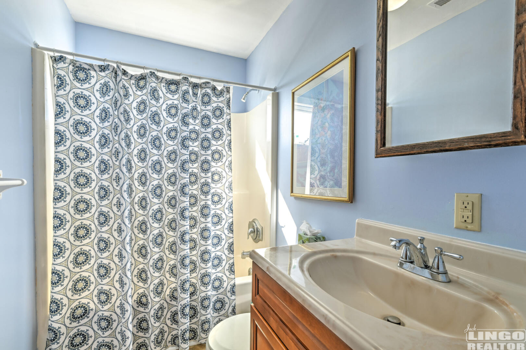 2840+Bay+Shore+Dr+Bathroom+2 2840 S Bayshore Drive Rental Property 2840+Bay+Shore+Dr+Bathroom+2 2840 S Bayshore Drive Rental Property