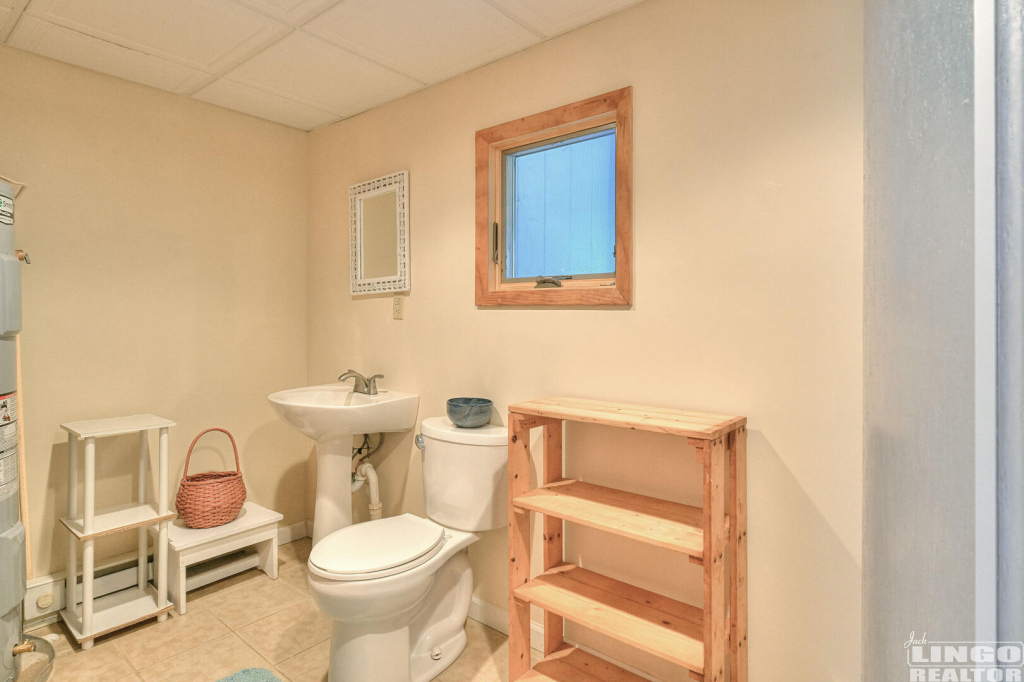 2840+Bay+Shore+Dr+Bathroom+3 2840 S Bayshore Drive Rental Property 2840+Bay+Shore+Dr+Bathroom+3 2840 S Bayshore Drive Rental Property