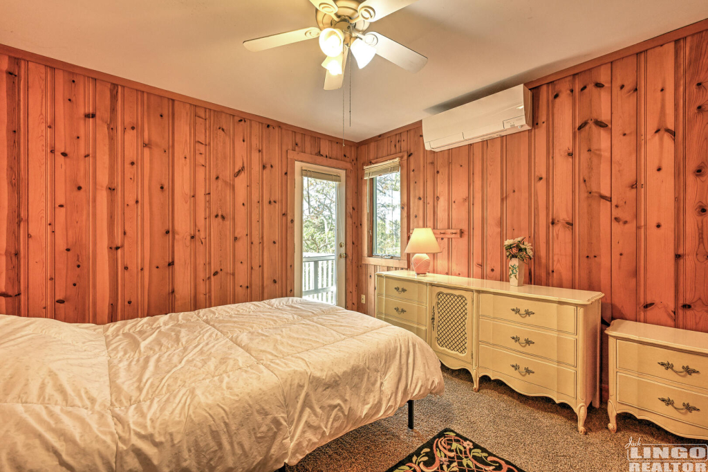 2840+Bay+Shore+Dr+Bedroom+1 2840 S Bayshore Drive Rental Property 2840+Bay+Shore+Dr+Bedroom+1 2840 S Bayshore Drive Rental Property