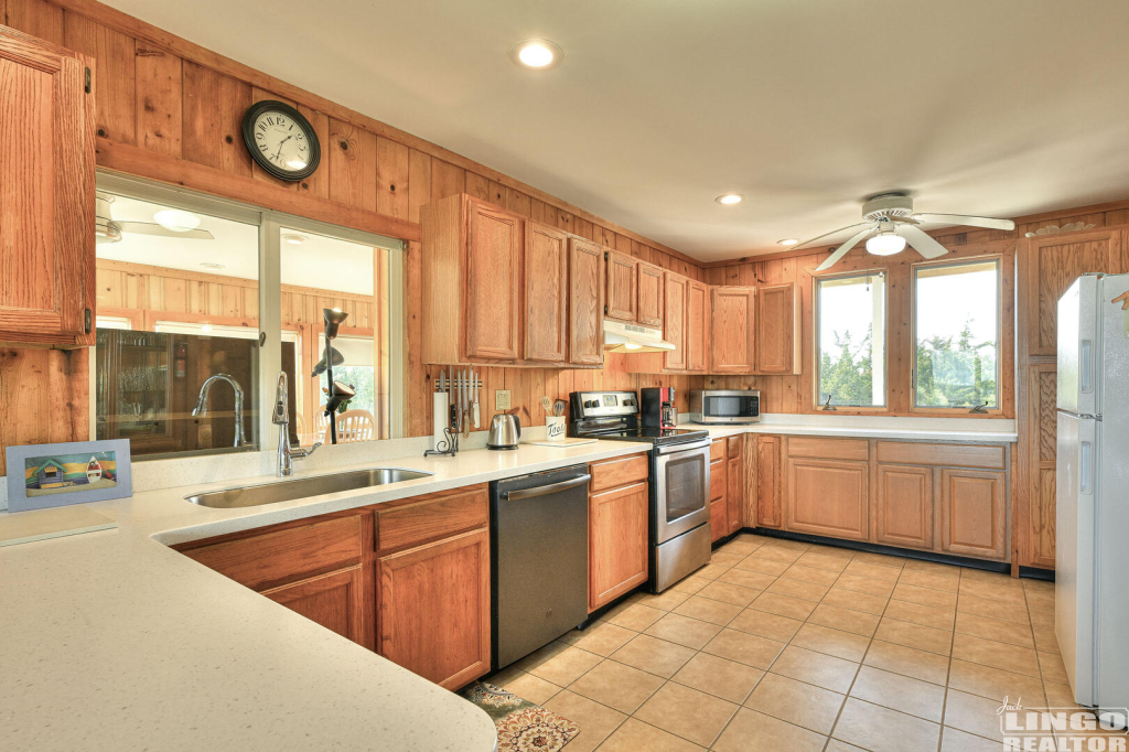2840+Bay+Shore+Dr+Kitchen+1 2840 S Bayshore Drive Rental Property 2840+Bay+Shore+Dr+Kitchen+1 2840 S Bayshore Drive Rental Property