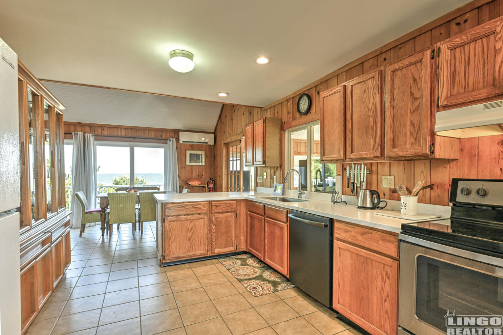 2840+Bay+Shore+Dr+Kitchen+2 2840 S Bayshore Drive Rental Property 2840+Bay+Shore+Dr+Kitchen+2 2840 S Bayshore Drive Rental Property