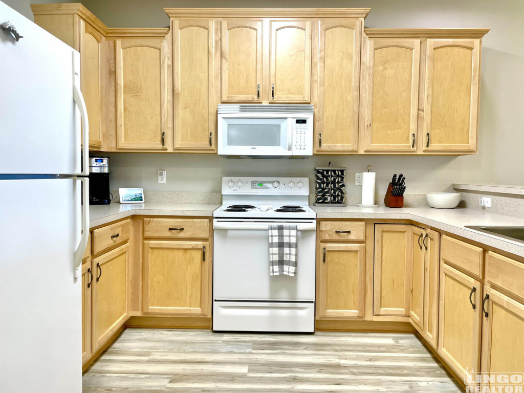 Kitchen+2 33106 N Village Loop #1302 Rental Property Kitchen+2 33106 N Village Loop #1302 Rental Property