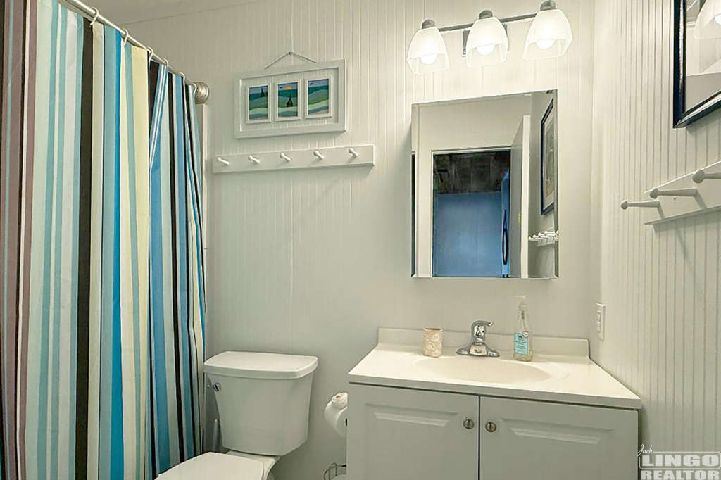 16+Pilot+Point+Bathroom 16 Pilot Point Rental Property 16+Pilot+Point+Bathroom 16 Pilot Point Rental Property