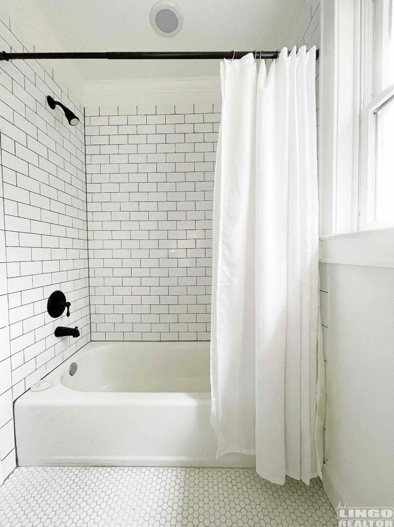 22 121 Jefferson Avenue Rental Property