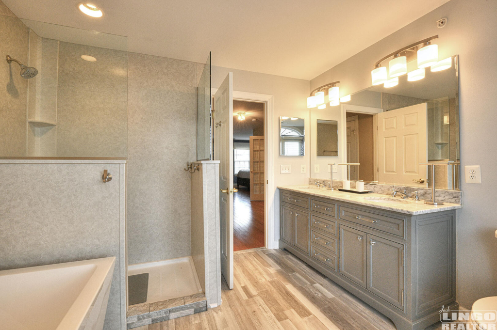 33221+W+Edgemoor+Primary+Bathroom 33221 W Edgemoor Street Rental Property 33221+W+Edgemoor+Primary+Bathroom 33221 W Edgemoor Street Rental Property