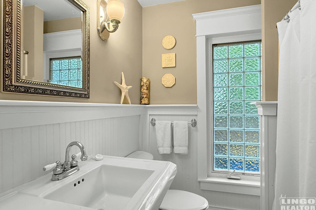 160+Kings+Hwy+Bathroom+1 160 Kings Highway Rental Property 160+Kings+Hwy+Bathroom+1 160 Kings Highway Rental Property