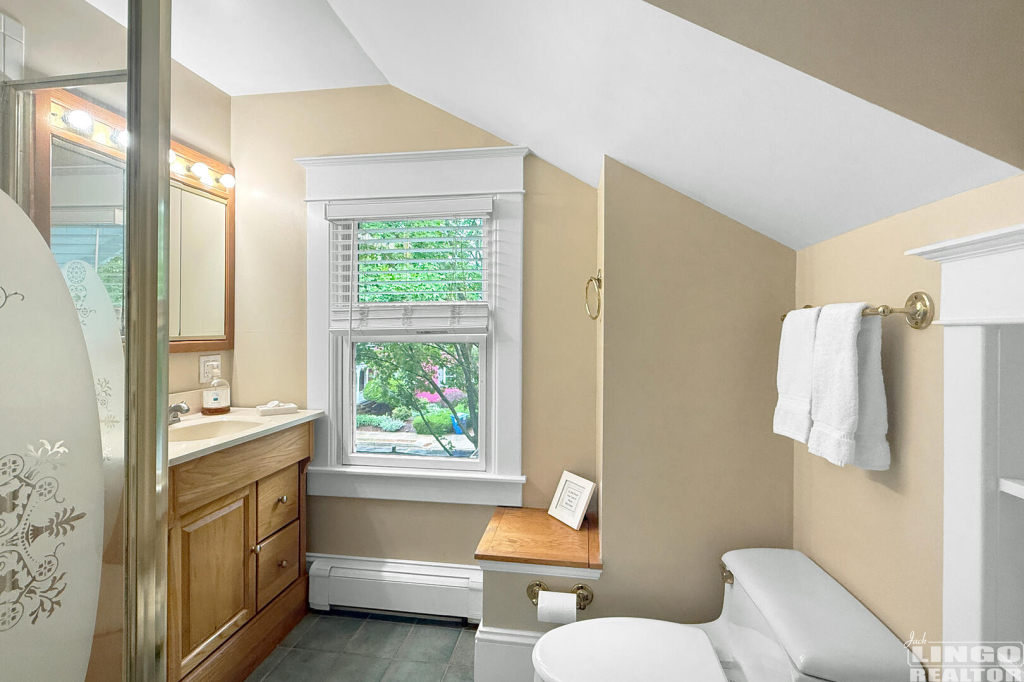 160+Kings+Hwy+Primary+Bathroom 160 Kings Highway Rental Property 160+Kings+Hwy+Primary+Bathroom 160 Kings Highway Rental Property