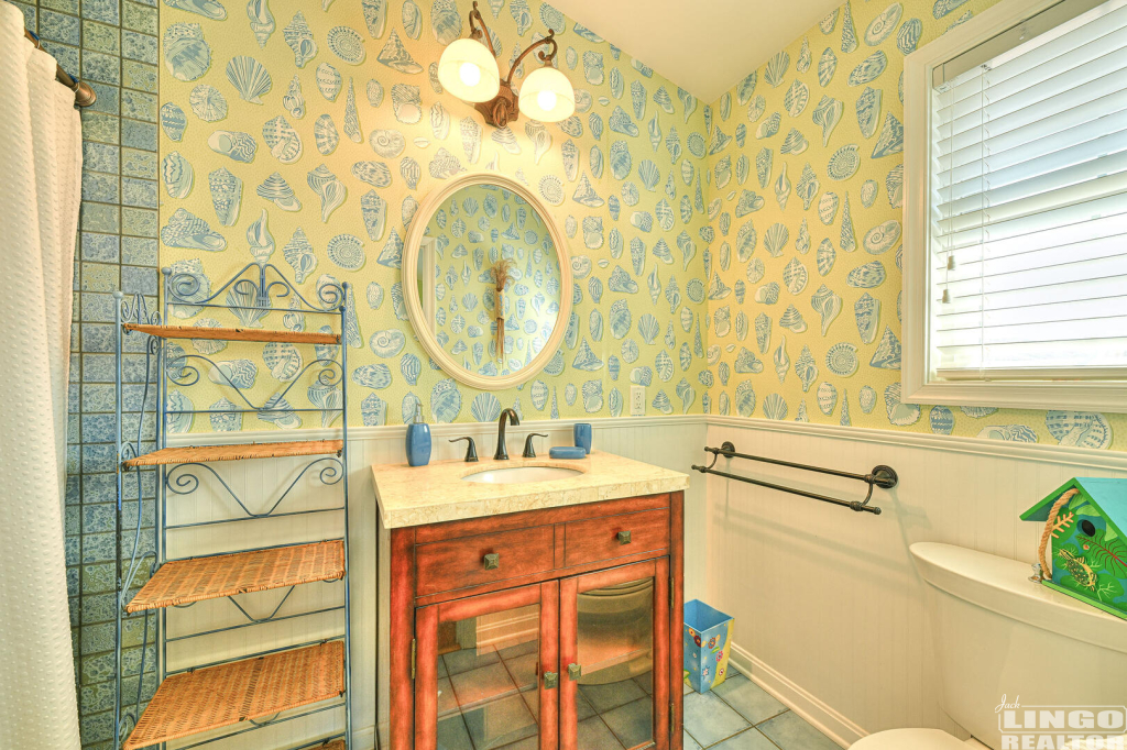 7+Camden+Primary+Bathroom+2 7 Camden Avenue Rental Property 7+Camden+Primary+Bathroom+2 7 Camden Avenue Rental Property